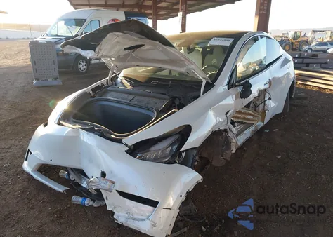 2021 Tesla Model Y Long Range Dual Motor All-Wheel Drive z USA, uszkodzony, nr VIN 5YJYGDEE0MF264790